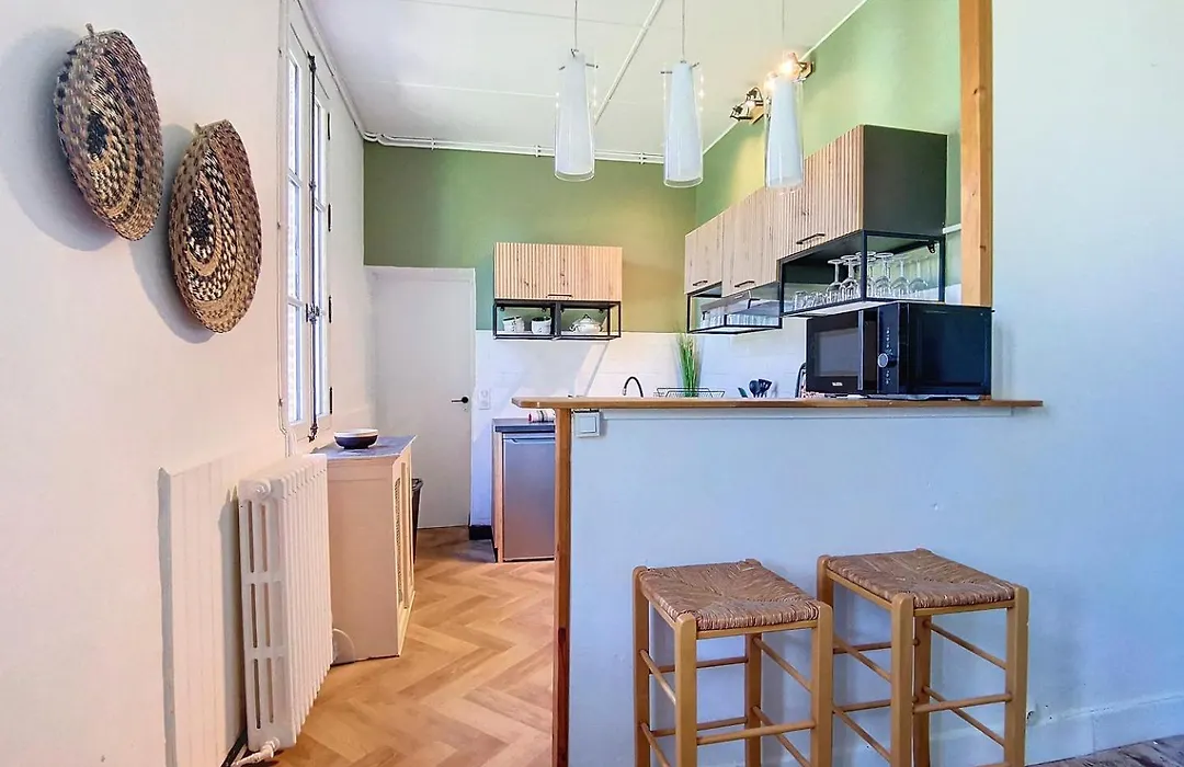 Le Relais de Fleyres - Gîte Authentique avec Jardin, Parking et Wifi-1